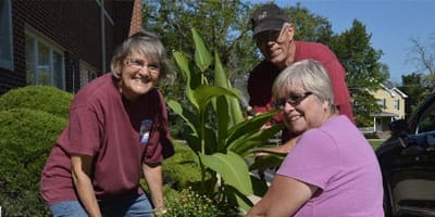 People gardening